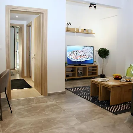 Stunning 2 Bedroom Near Acropolis *