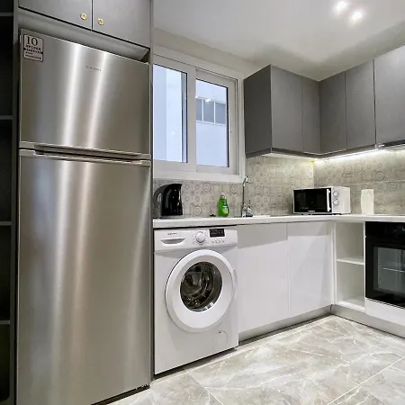 Stunning 2 Bedroom Near Acropolis